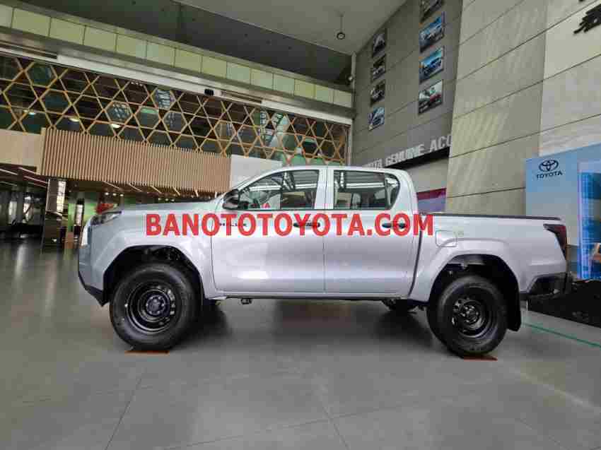 Bán xe Toyota Hilux Standard 2.8L 4x2 MT 2026 - Giá cực tốt