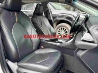 Cần bán xe Toyota Camry 2.5Q màu Trắng 2021
