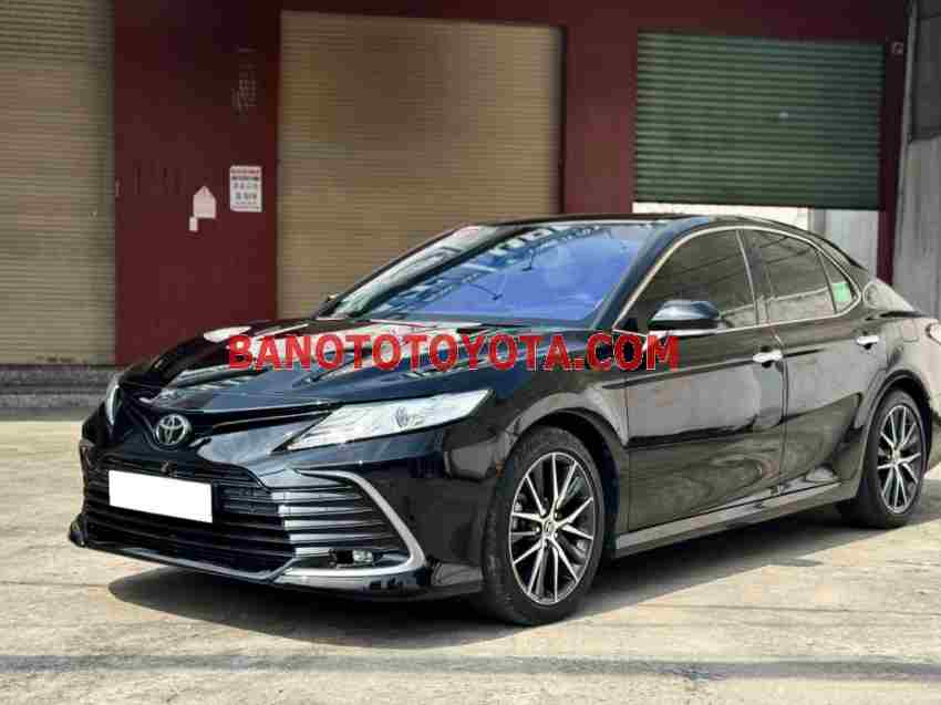 Cần bán xe Toyota Camry 2.5Q màu Đen 2023