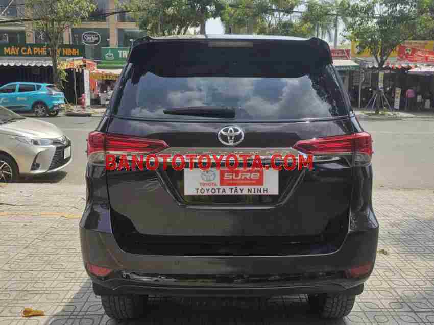 Cần bán nhanh Toyota Fortuner 2.7V 4x2 AT 2019 cực đẹp