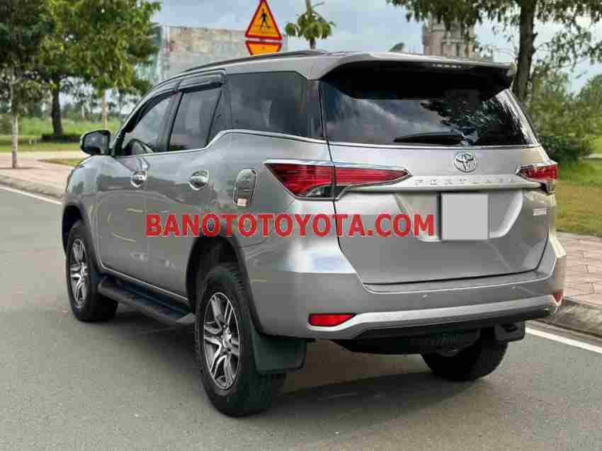 Cần bán gấp Toyota Fortuner 2.4G 4x2 MT 2017 - Xe đẹp - Giá tốt