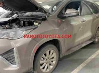 Cần bán gấp xe Toyota Innova Cross 2.0V CVT năm 2025, màu Đồng, Số tự động