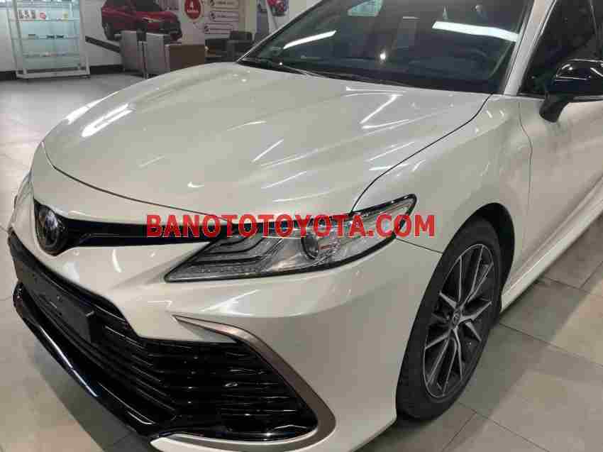 Cần bán Toyota Camry 2.0Q đời 2022