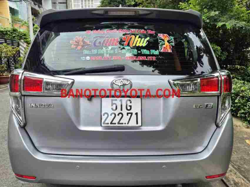 Cần bán xe Toyota Innova 2.0E 2016 Số tay màu Bạc