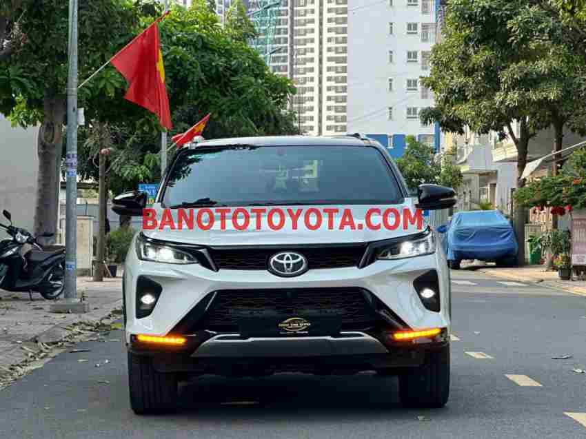 Cần bán gấp Toyota Fortuner Legender 2.4L 4x2 AT đời 2024, màu Trắng