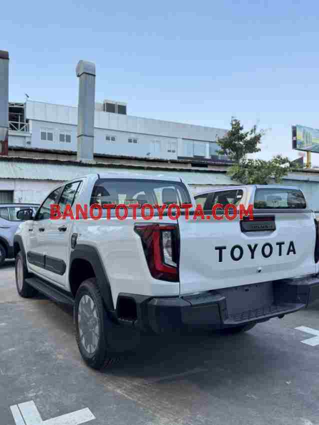 Bán xe Toyota Hilux Trailhunter 2.8L 4x4 AT đời 2026, màu Trắng, giá cạnh tranh