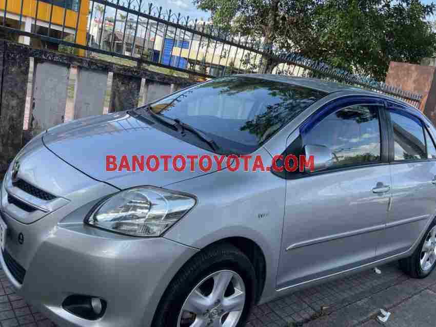 Cần bán gấp xe Toyota Vios 1.5G 2010 màu Bạc