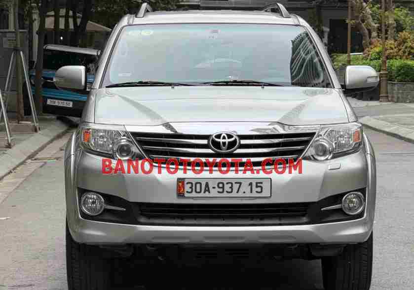 Cần bán xe Toyota Fortuner 2.7V 4x4 AT năm 2015 màu Bạc cực đẹp