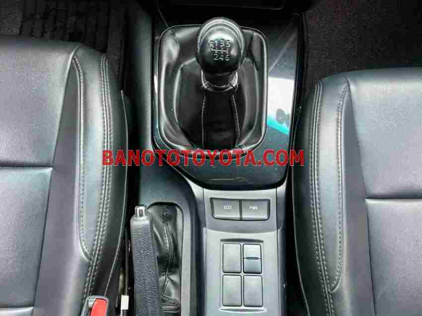 Cần bán xe Toyota Fortuner 2.4G 4x2 MT năm 2018 màu Trắng cực đẹp