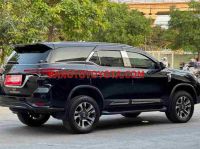Cần bán gấp Toyota Fortuner 2.4G 4x2 AT Legender đời 2021, màu Đen