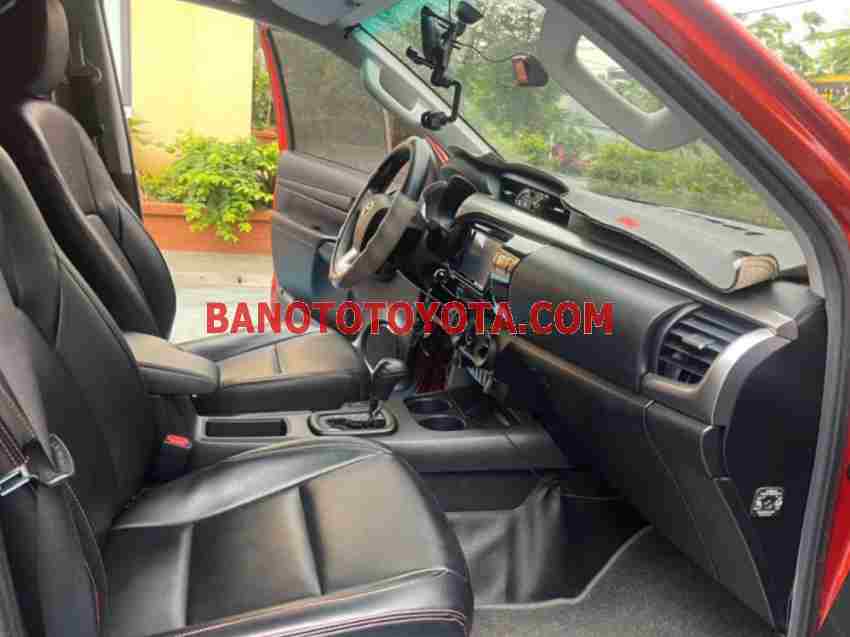 Toyota Hilux 2.4L 4x2 AT năm 2021 cần bán