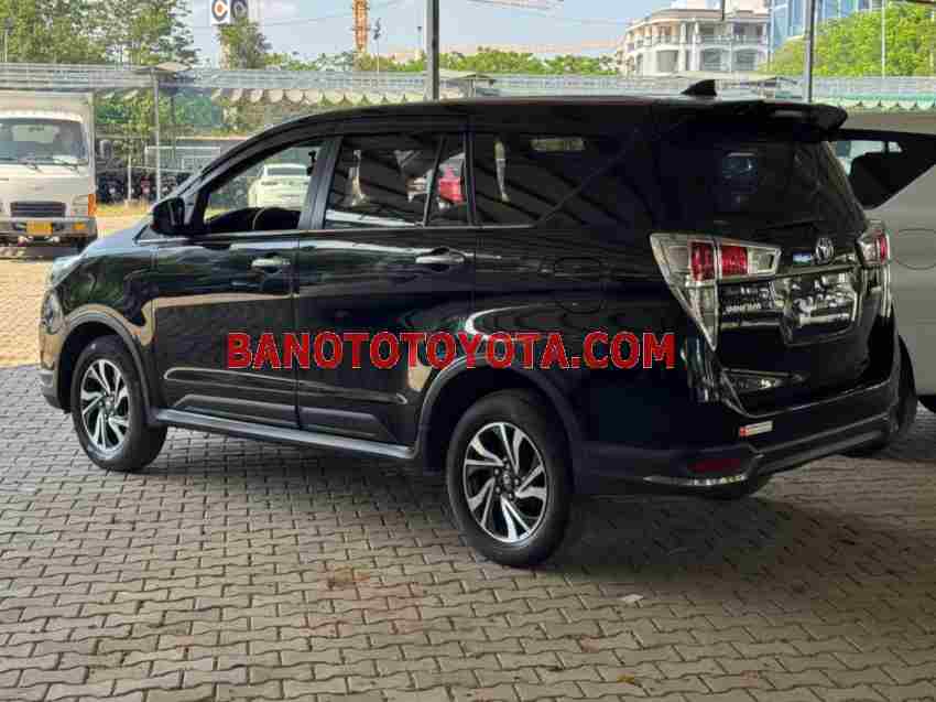 Cần bán xe Toyota Innova Venturer 2.0 AT màu Đen 2021