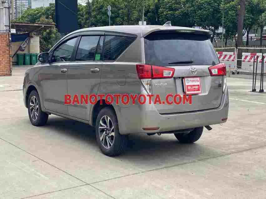 Toyota Innova 2022 Crossover màu Đồng