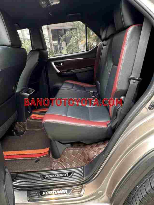 Cần bán Toyota Fortuner Legender 2.4L 4x2 AT Máy dầu 2024 màu Ghi