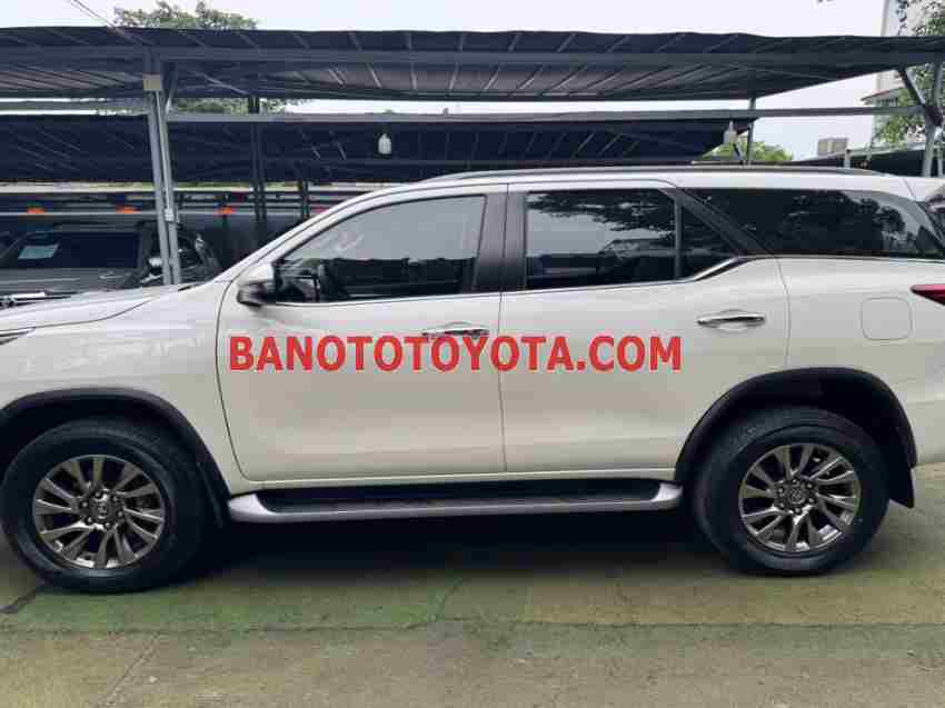 Cần bán gấp xe Toyota Fortuner 2.7V 4x2 AT năm 2021, màu Trắng, Số tự động