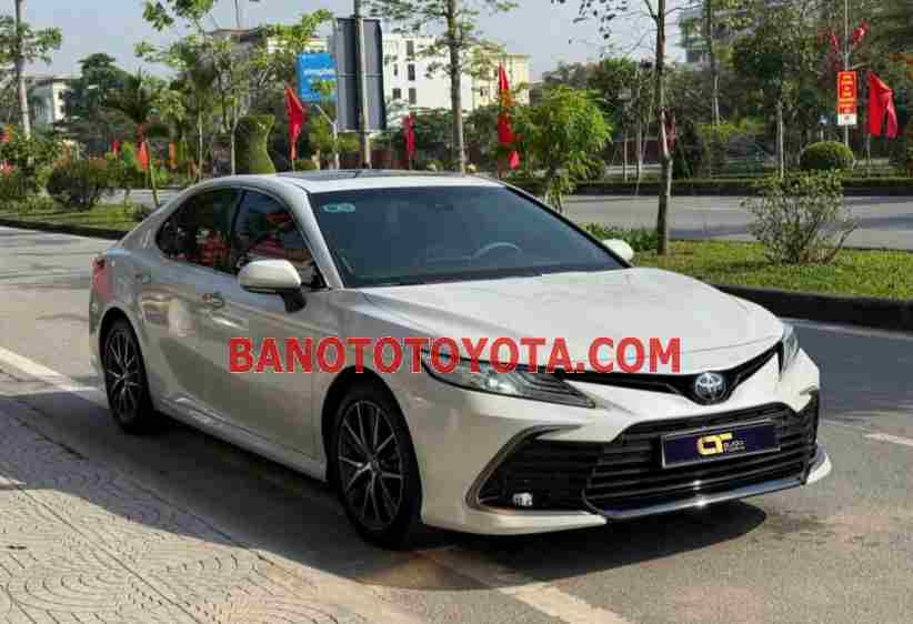 Cần bán gấp xe Toyota Camry 2.0Q 2024 màu Trắng
