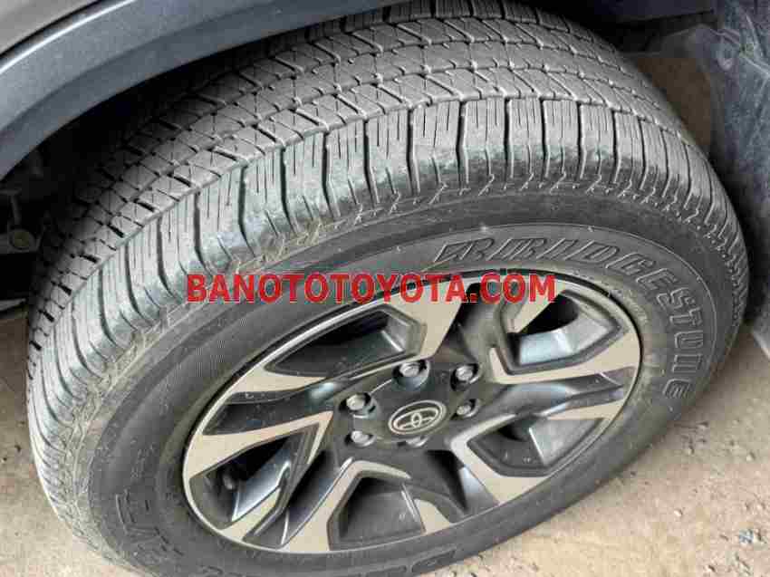 Bán xe Toyota Fortuner Legender 2.4L 4x2 AT sx 2022 - giá rẻ