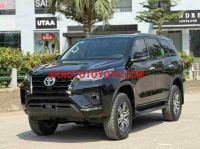 Cần bán gấp Toyota Fortuner 2.4G 4x2 AT đời 2021, màu Đen