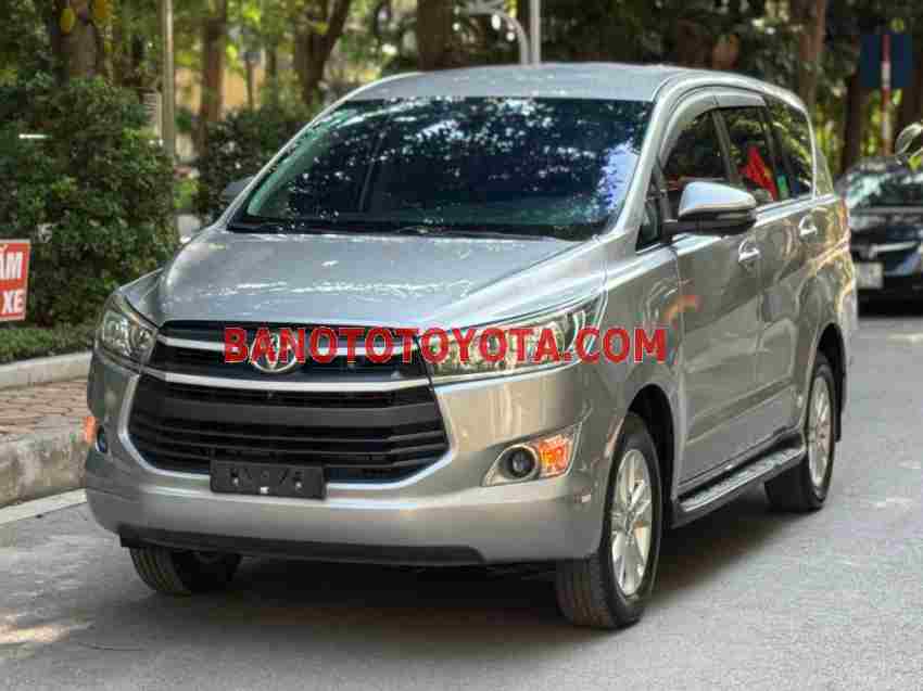 Cần bán gấp xe Toyota Innova 2.0E 2020 màu Bạc