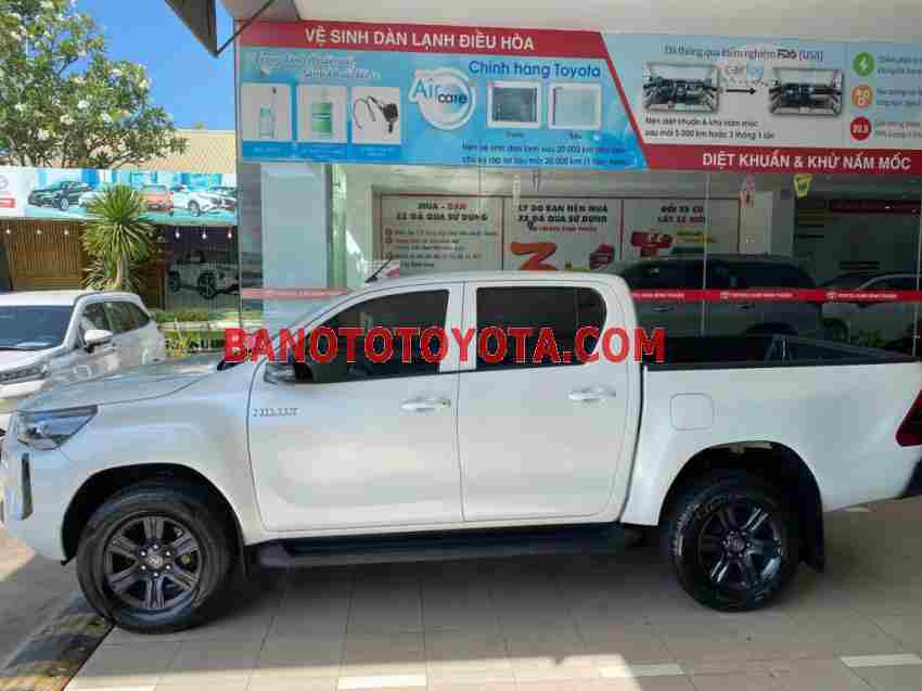 Toyota Hilux 2.4L 4x2 AT năm 2024 cần bán