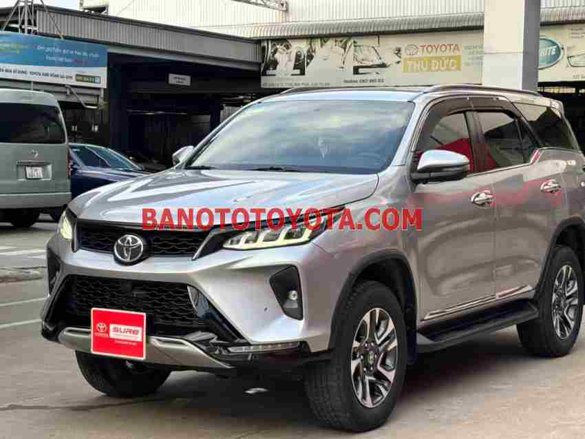 Bán Toyota Fortuner 2.4G 4x2 AT Legender 2021 - Bạc