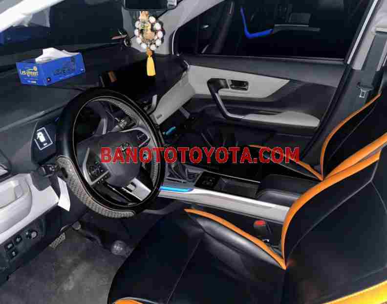 Cần bán gấp xe Toyota Veloz Cross Top 1.5 CVT 2024 màu Trắng