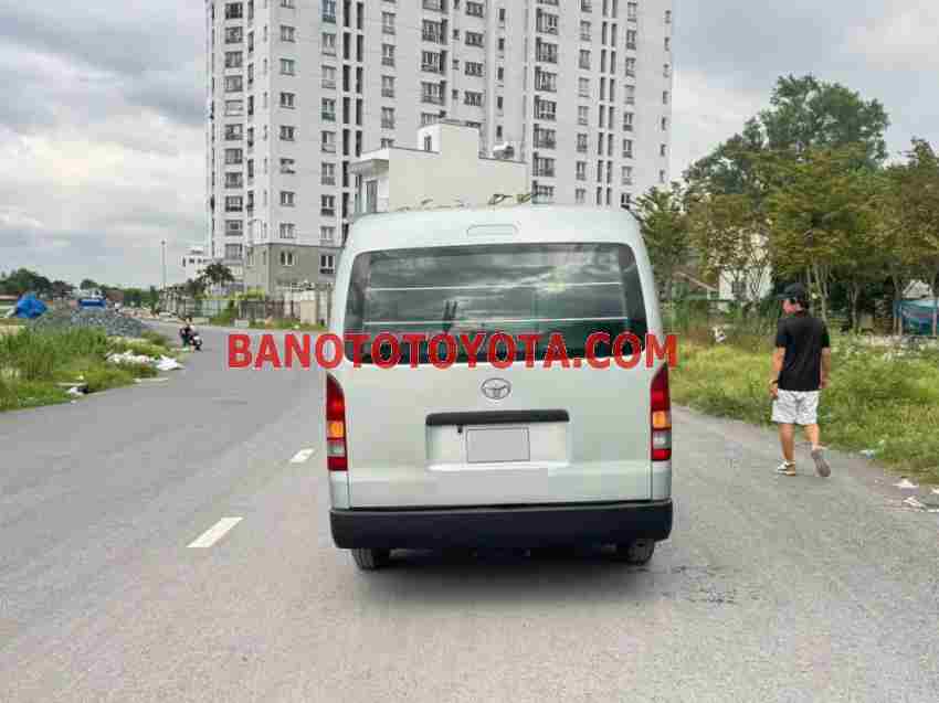 Cần bán gấp Toyota Hiace 2.5 đời 2007, màu Xám