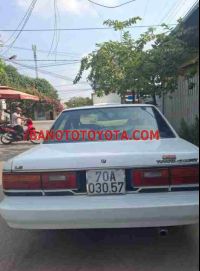 Cần bán gấp xe Toyota Camry 2.0 MT 1989 màu Trắng