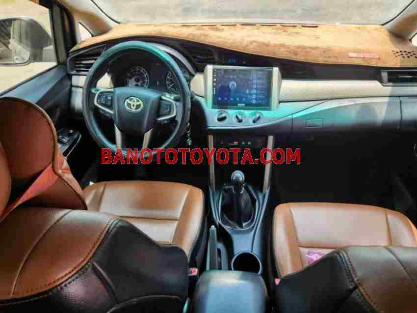 Cần bán xe Toyota Innova 2.0E 2017 Số tay