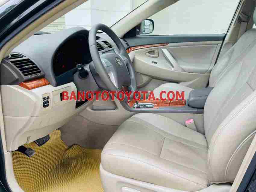 Cần bán gấp xe Toyota Camry 2.4G 2010 màu Đen