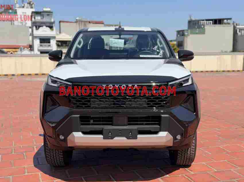 Toyota Hilux Pro 2.8L 4x2 AT 2026, màu Đen, Số tự động