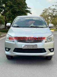 Cần bán xe Toyota Innova 2.0V màu Bạc 2012