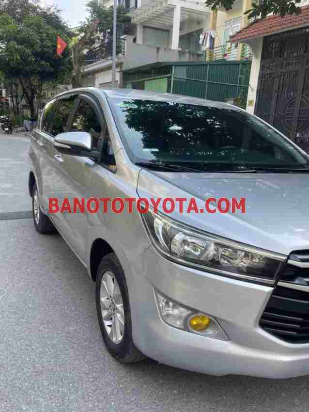 Cần bán Toyota Innova 2.0E 2018 - Số tay