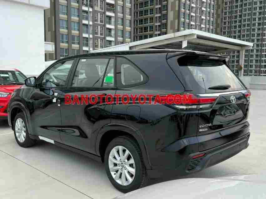 Toyota Innova Cross 2.0V CVT 2026 Số tự động siêu mới