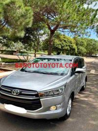Cần bán xe Toyota Innova 2.0E màu Bạc 2017