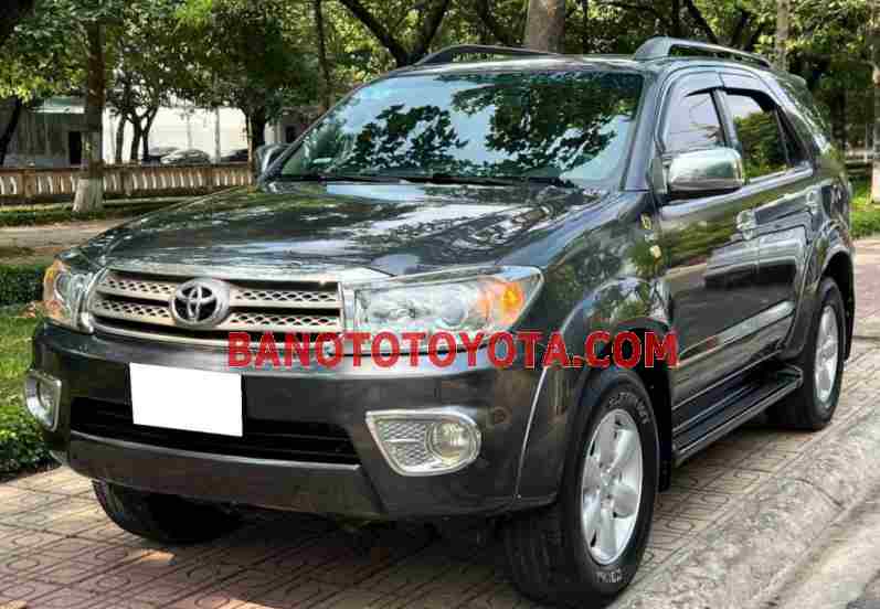 Toyota Fortuner 2.5G năm 2010 cần bán
