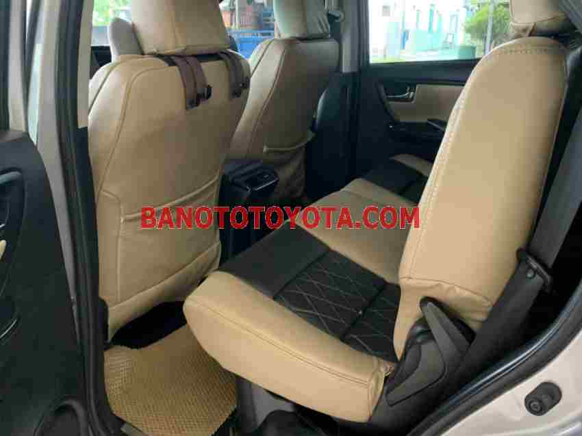 Cần bán gấp Toyota Fortuner 2.4G 4x2 MT 2017 - Xe đẹp - Giá tốt