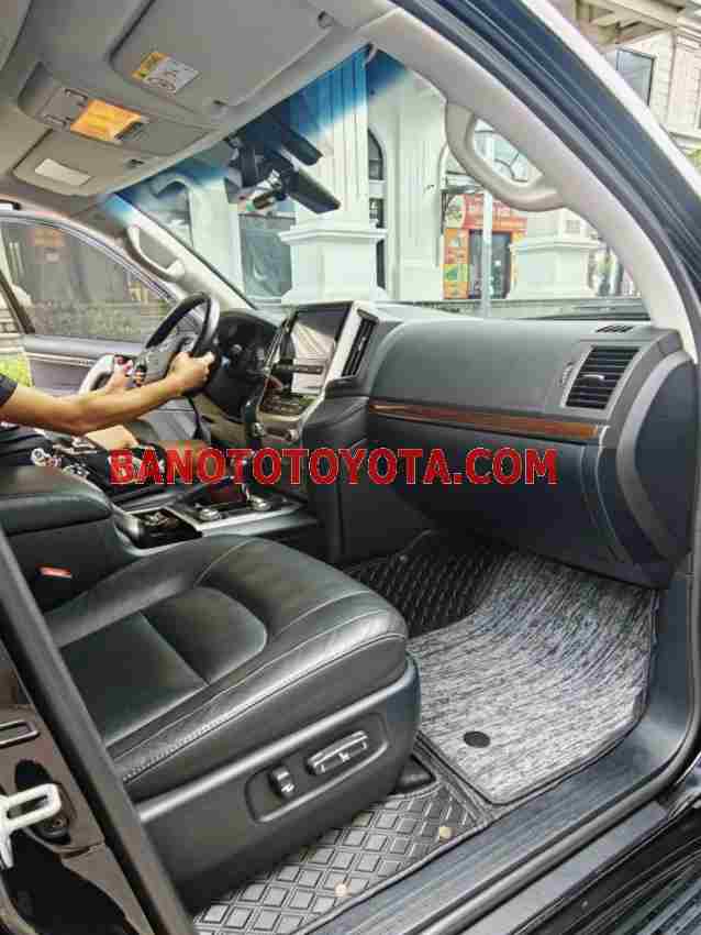 Cần bán gấp xe Toyota Land Cruiser 4.6 V8 2020 màu Đen