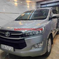 Cần bán xe Toyota Innova 2.0E màu Bạc 2017