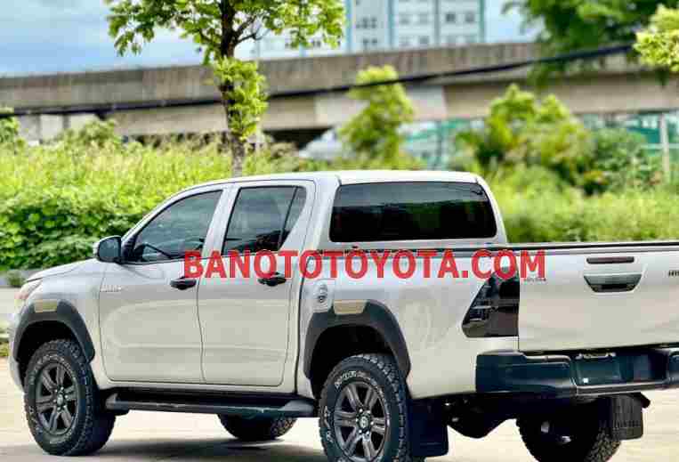 Cần bán gấp Toyota Hilux 2.4L 4x2 AT năm 2021 giá cực tốt