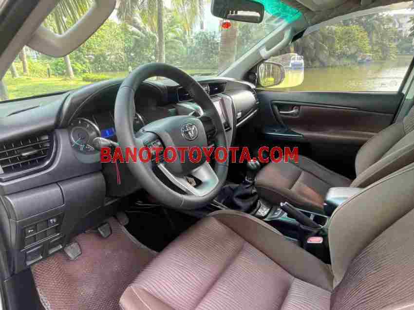 Cần bán gấp Toyota Fortuner 2.4G 4x2 MT năm 2017 giá cực tốt