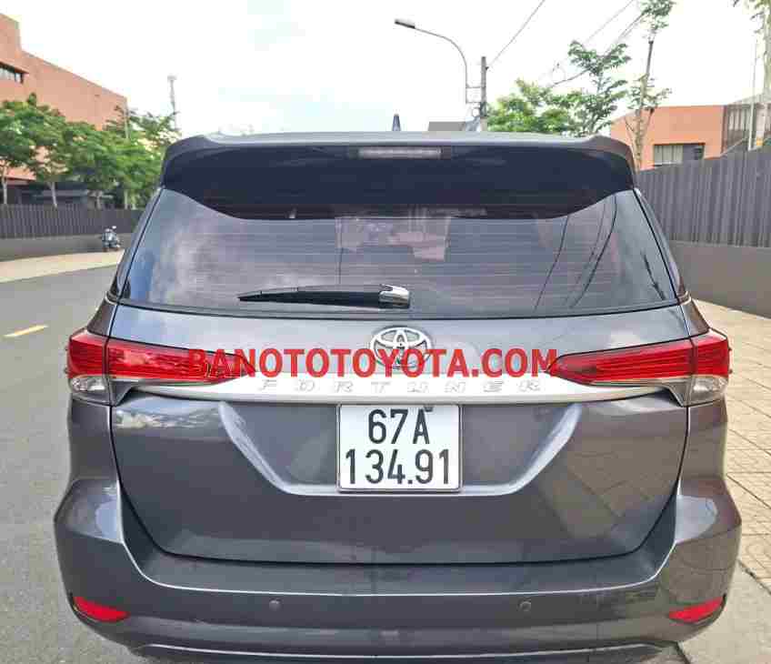 Cần bán Toyota Fortuner 2.4G 4x2 MT đời 2017
