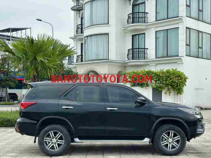 Cần bán xe Toyota Fortuner 2.4L 4x2 AT năm 2022 màu Đen cực đẹp