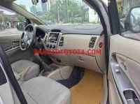 Cần bán gấp xe Toyota Innova 2.0E 2015 màu Bạc