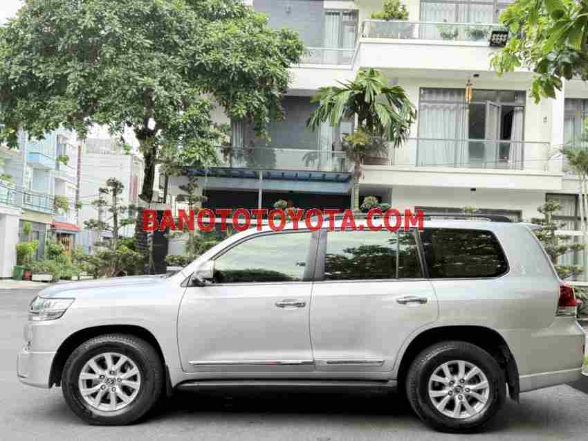 Cần bán xe Toyota Land Cruiser VX 4.6 V8 sx 2016