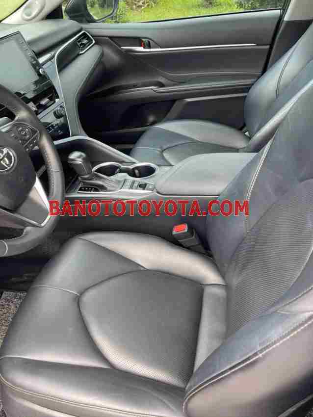 Cần bán Toyota Camry 2.0Q đời 2022