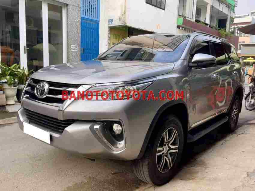 Cần bán xe Toyota Fortuner 2.4G 4x2 AT năm 2019 màu Bạc cực đẹp