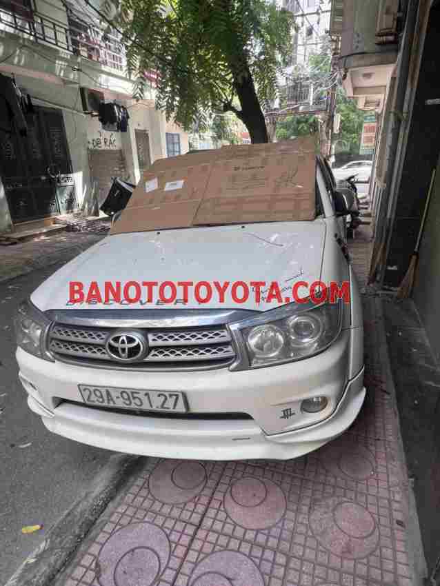 Cần bán xe Toyota Fortuner TRD Sportivo 4x4 AT màu Trắng 2012