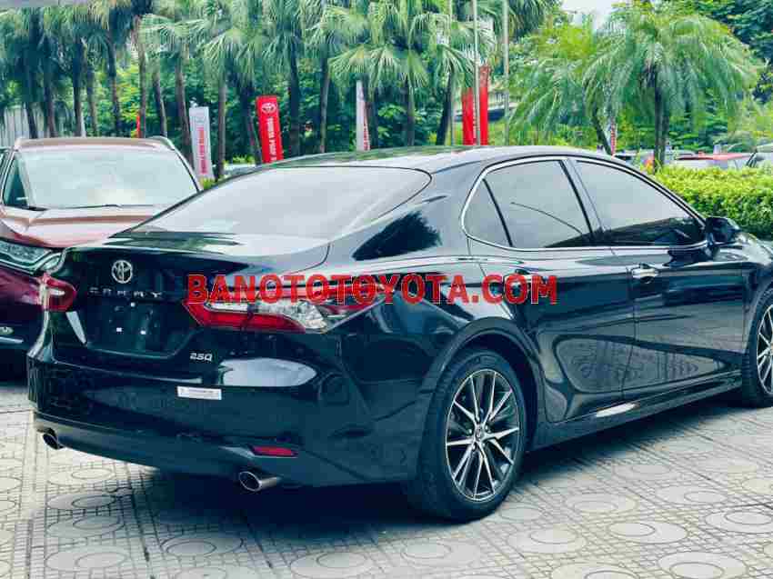 Cần bán gấp Toyota Camry 2.5Q đời 2022, màu Đen