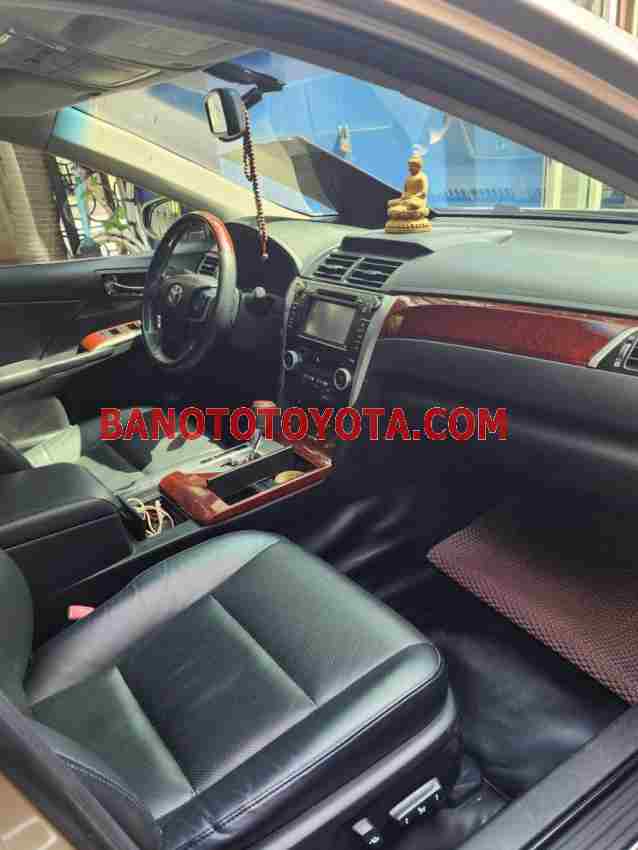 Cần bán gấp xe Toyota Camry 2.5Q năm 2013, màu Cát, Số tự động